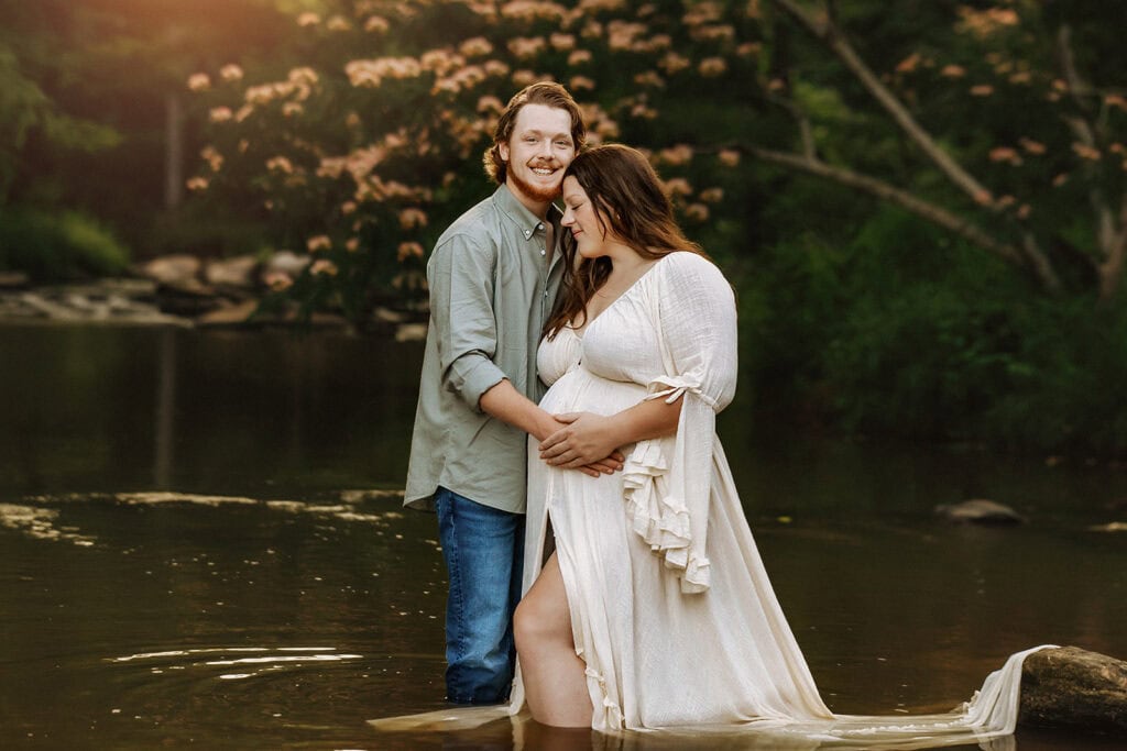Best Time to Schedule Maternity Photos (So You Actually Feel Like Yourself) 6 Macon outdoor maternity photography10