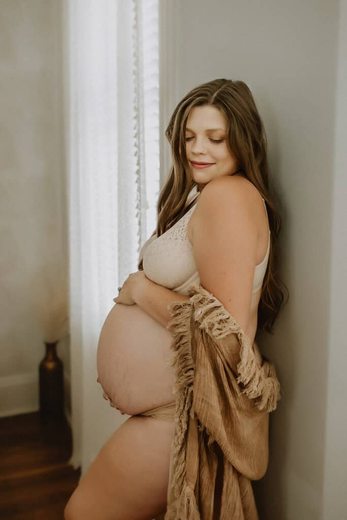 Best Time to Schedule Maternity Photos (So You Actually Feel Like Yourself) 20 Macon studio maternity photographer8