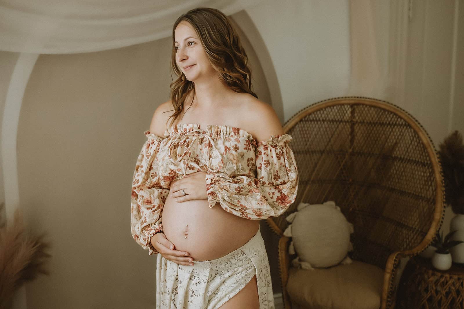 Best Time to Schedule Maternity Photos (So You Actually Feel Like Yourself) 1 Macon studio maternity photos6